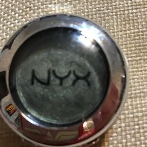 💚💚NYX Jade Green Eyeshadow 💚💚